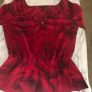 White House Black Market red roses cold shoulder S